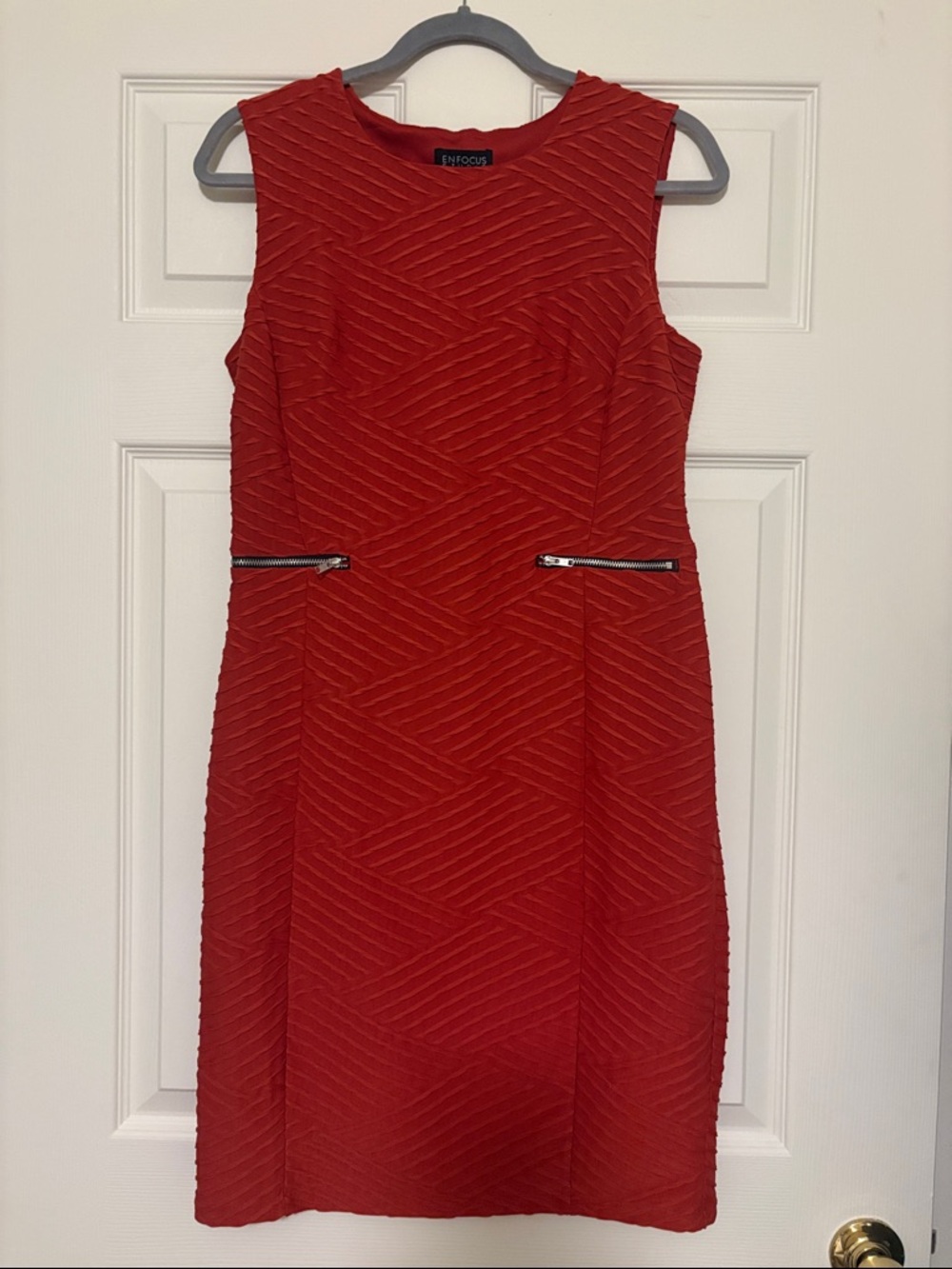 Enfocus Studio Red Textured Sleeveless Sheath Dress with Zip Accent
